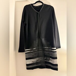 Lauren Vidal Chic Black and Gray Long Sweater